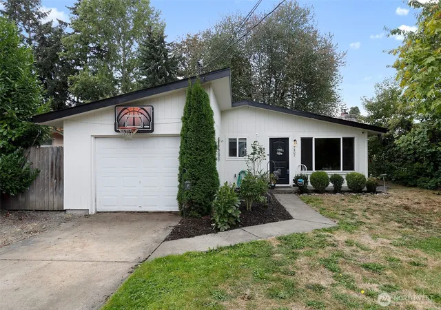 Photo 1 of Single family home for sale at 7402 E F St, Tacoma, WA 98404 | MLS# NWM2560521 | Listing updated on 2026-09-30
