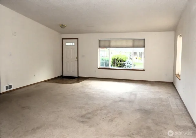 Photo 3 of Single family home for sale at 1320 Ashland St, Kalama, WA 98625 | MLS# NWM2560563 | Listing updated on 2026-09-23