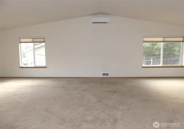 Photo 4 of Single family home for sale at 1320 Ashland St, Kalama, WA 98625 | MLS# NWM2560563 | Listing updated on 2026-09-23
