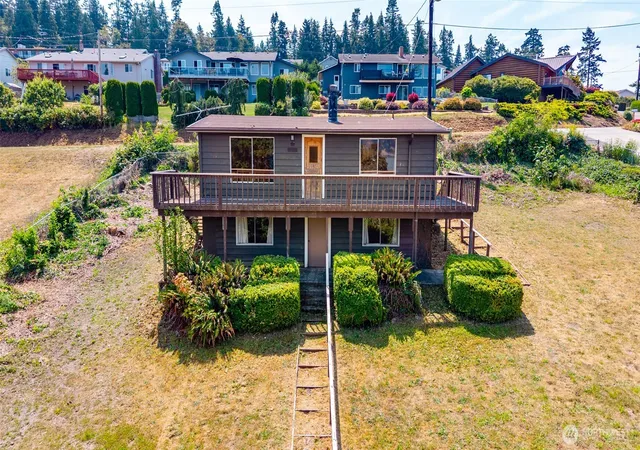Photo 4 of Single family home for sale at 881 Rocky Point Dr, Camano Island, WA 98282 | MLS# NWM2560588 | Listing updated on 2026-09-29