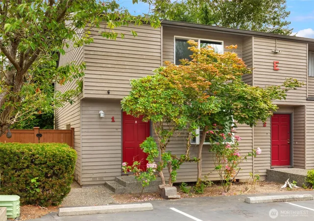 Photo 1 of Condo for sale at 120 124th Street Sw #E1, Everett, WA 98204 | MLS# NWM2560726 | Listing updated on 2026-09-23