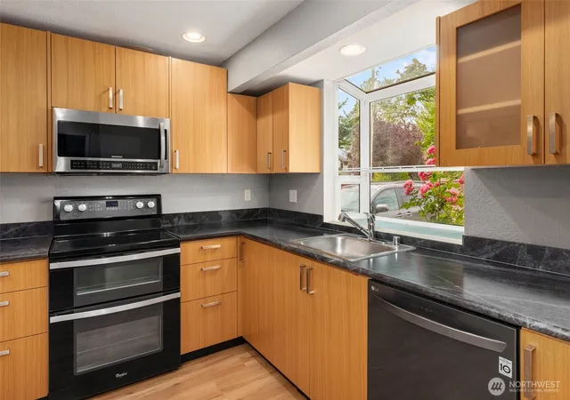 Photo 2 of Condo for sale at 120 124th Street Sw #E1, Everett, WA 98204 | MLS# NWM2560726 | Listing updated on 2026-09-23