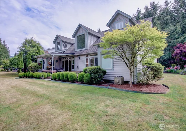 Photo 3 of Single family home for sale at 11 Whispering Cedars Ct, Bellingham, WA 98229 | MLS# NWM2560747 | Listing updated on 2026-09-28