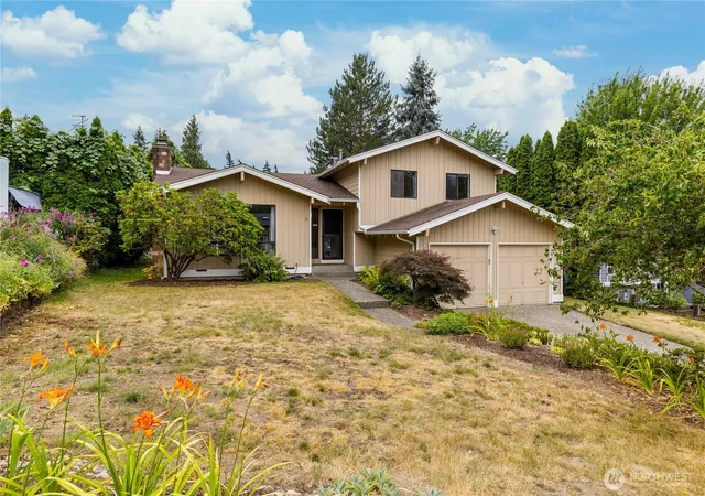 Photo 2 of Sale Pending at 11239 Se 324th Street, Auburn, WA 98092 | MLS# NWM2560807 | Listing updated on 2026-09-21