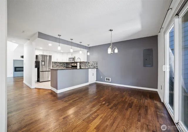 Photo 3 of Townhouse for sale at 720 141st Lane Se #713, Bellevue, WA 98007 | MLS# NWM2560852 | Listing updated on 2026-09-23