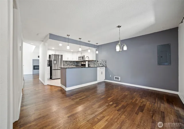 Photo 3 of Townhouse for sale at 720 141st Lane SE #713, Bellevue, WA 98007 | MLS# NWM2560852 | Listing updated on 2026-09-23