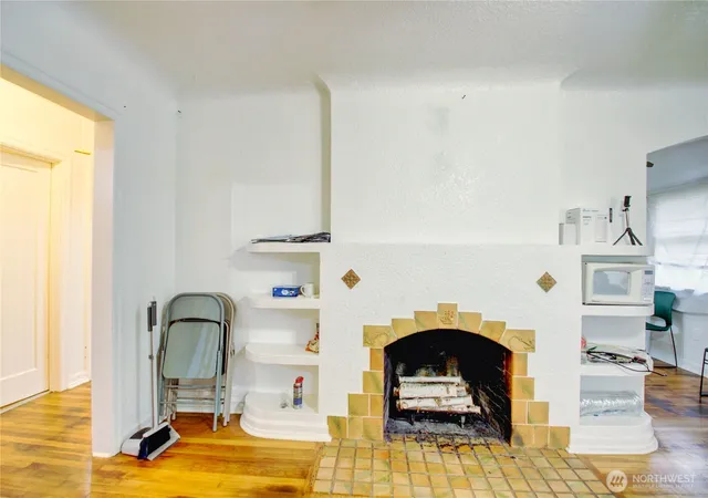 Photo 4 of Single family home for sale at 1135 E Orange Ave, Burlington, WA 98233 | MLS# NWM2560875 | Listing updated on 2026-09-28