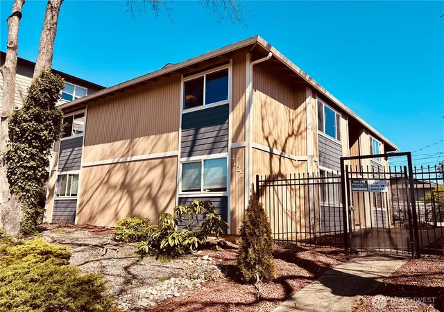 Photo 1 of Sale Pending at 4027 S Warner St, Tacoma, WA 98409 | MLS# NWM2560887 | Listing updated on 2026-09-25