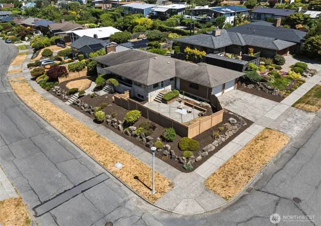 Photo 4 of Sale Pending at 9304 23rd Avenue NW, Seattle, WA 98117 | MLS# NWM2560903 | Listing updated on 2026-09-29
