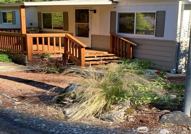 Photo 1 of Manufactured home for sale at 6521 Se Mile Hl Dr #18, Port Orchard, WA 98366 | MLS# NWM2560996 | Listing updated on 2026-09-23