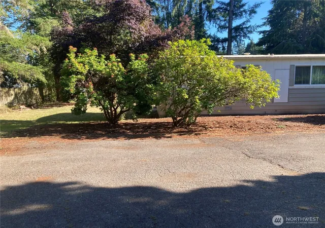 Photo 4 of Manufactured home for sale at 6521 SE Mile Hl Dr #18, Port Orchard, WA 98366 | MLS# NWM2560996 | Listing updated on 2026-09-23