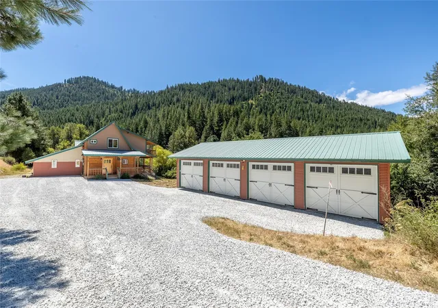 Photo 2 of Single family home for sale at 10365 Merry Cyn Rd, Leavenworth, WA 98826 | MLS# NWM2561010 | Listing updated on 2026-09-23