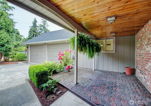 Photo 4 of Sale Pending at 16958 Obstruction Dr, Burlington, WA 98233 | MLS# NWM2561107 | Listing updated on 2026-09-26