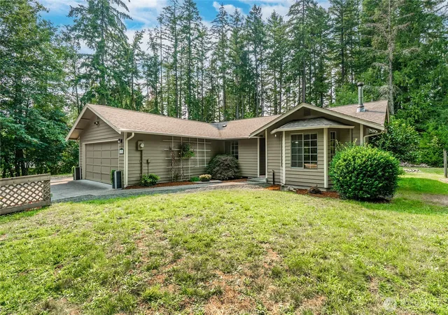 Photo 3 of Single family home for sale at 14342 Brandie Ct Se, Yelm, WA 98597 | MLS# NWM2561151 | Listing updated on 2026-09-30