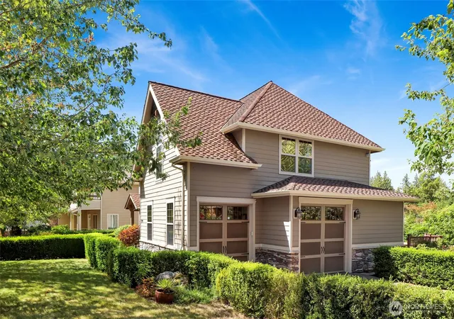 Photo 2 of Single family home for sale at 2719 Wildrose Ct, Bellingham, WA 98229 | MLS# NWM2561172 | Listing updated on 2026-10-01