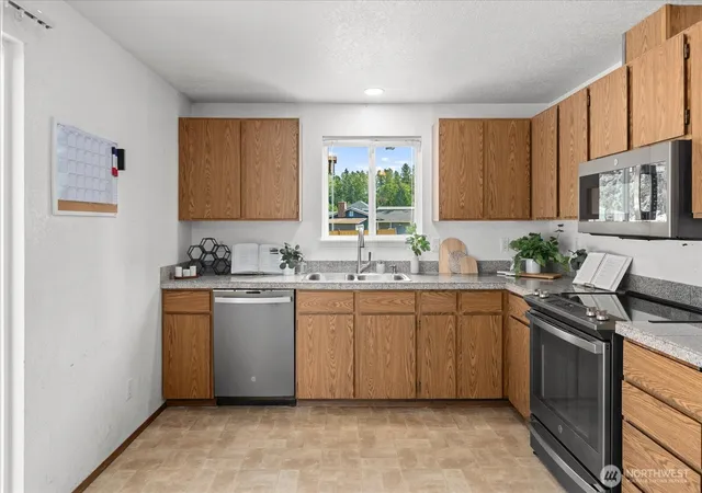 Photo 4 of Single family home for sale at 8115 145th Drive SE, Snohomish, WA 98290 | MLS# NWM2561176 | Listing updated on 2026-09-23