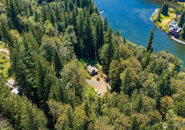 Photo 1 of Single family home for sale at 9075 Upper Frost Crk Rd, Maple Falls, WA 98266 | MLS# NWM2561182 | Listing updated on 2026-09-23