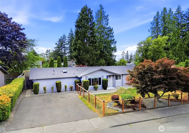 Photo 1 of Sale Pending at 6208 Sycamore Pl, Everett, WA 98203 | MLS# NWM2561202 | Listing updated on 2026-09-25