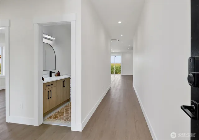 Photo 4 of Single family home for sale at 416 W 4th Street, Everson, WA 98247 | MLS# NWM2561256 | Listing updated on 2026-09-23