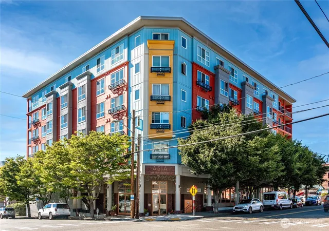 Photo 3 of Condo for sale at 668 S Lane St #314, Seattle, WA 98104 | MLS# NWM2561298 | Listing updated on 2026-09-30