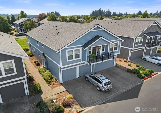 Photo 3 of Condo for sale at 6037 Illinois Ln Se #C, Lacey, WA 98513 | MLS# NWM2561322 | Listing updated on 2026-09-23