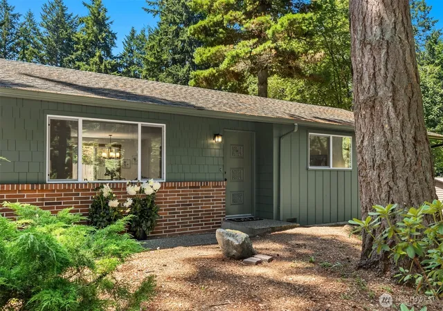 Photo 3 of Single family home for sale at 12249 N Madison Ave Ne, Bainbridge Island, WA 98110 | MLS# NWM2561405 | Listing updated on 2026-09-20
