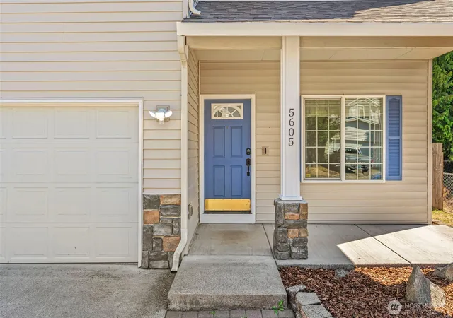 Photo 3 of Single family home for sale at 5605 Ne 55th Circle, Vancouver, WA 98661 | MLS# NWM2561416 | Listing updated on 2026-10-02