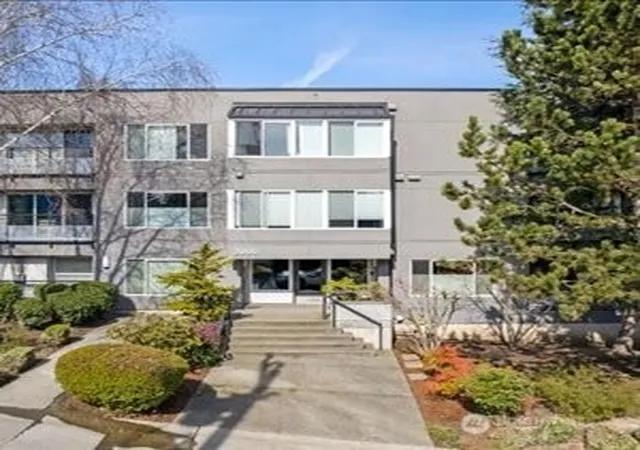 Photo 1 of Condo for sale at 2000 W Barrett St #205, Seattle, WA 98199 | MLS# NWM2561501 | Listing updated on 2026-09-23