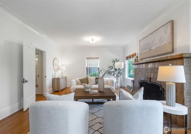 Photo 3 of Single family home for sale at 431 Smith St, Seattle, WA 98109 | MLS# NWM2561525 | Listing updated on 2026-10-01