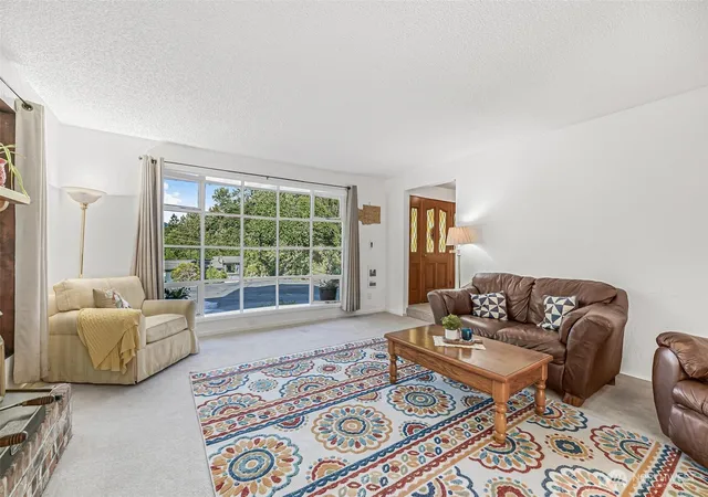 Photo 4 of Sale Pending at 15255 206th Avenue SE, Renton, WA 98059 | MLS# NWM2561558 | Listing updated on 2026-09-24