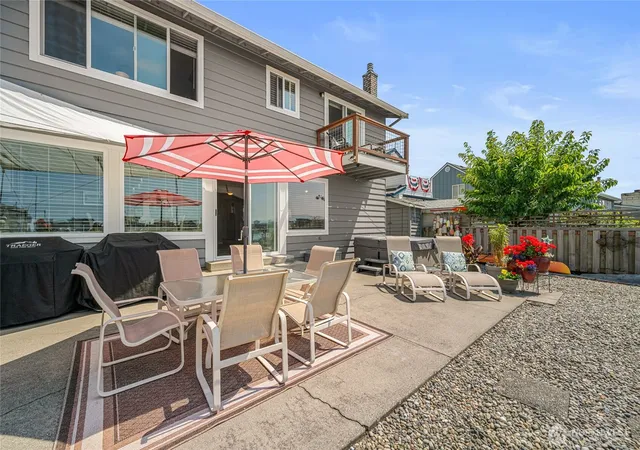 Photo 3 of Contingent at 4045 Saltspring Dr, Ferndale, WA 98248 | MLS# NWM2561628 | Listing updated on 2026-09-19
