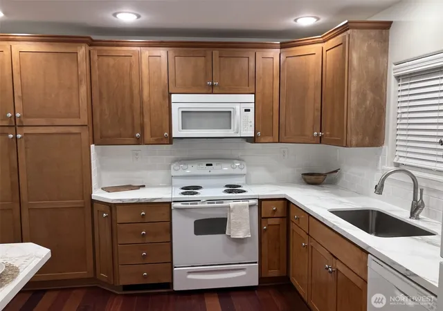 Photo 4 of Single family home for sale at 612 S 84th Street, Tacoma, WA 98444 | MLS# NWM2561774 | Listing updated on 2026-09-22