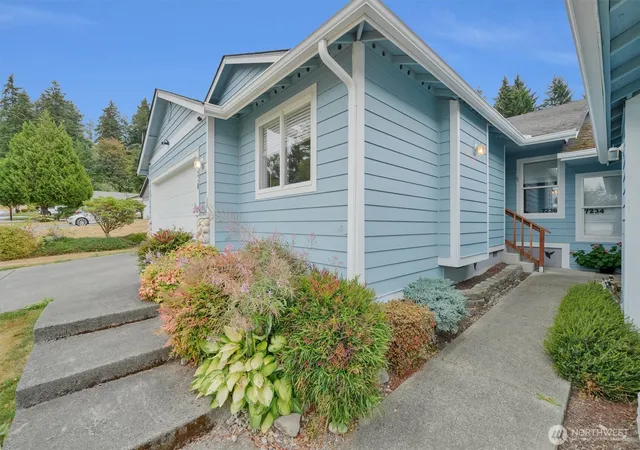 Photo 3 of Condo for sale at 7236 163rd Street E, Puyallup, WA 98375 | MLS# NWM2561775 | Listing updated on 2026-09-29