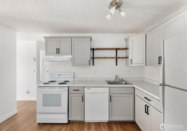 Photo 3 of Condo for sale at 435 Williams Ave N #206, Renton, WA 98057 | MLS# NWM2561777 | Listing updated on 2026-09-26