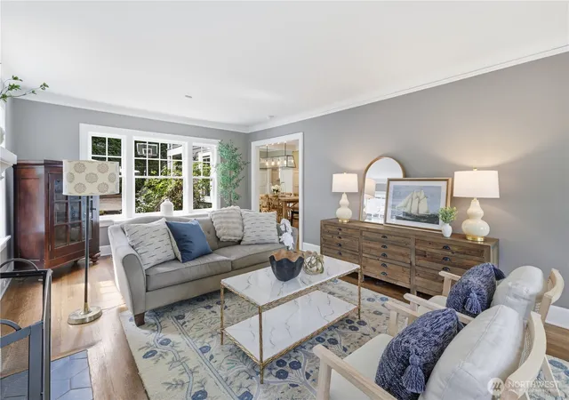 Photo 3 of Sale Pending at 3127 Broadway E, Seattle, WA 98102 | MLS# NWM2561779 | Listing updated on 2026-09-25