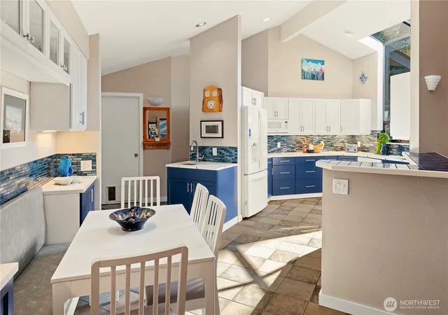 Photo 3 of Single family home for sale at 3040 164th Pl Ne, Bellevue, WA 98008 | MLS# NWM2561819 | Listing updated on 2026-09-30