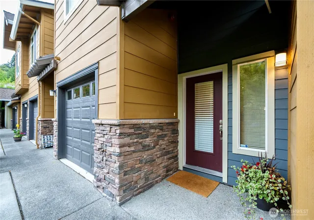 Townhouse for sale at 162 Cougar Ridge Rd NW #1104, Issaquah, WA 98027 | MLS# NWM2561831