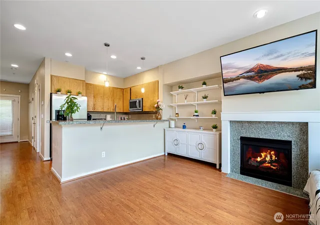 Photo 4 of Townhouse for sale at 162 Cougar Ridge Rd NW #1104, Issaquah, WA 98027 | MLS# NWM2561831 | Listing updated on 2026-09-30