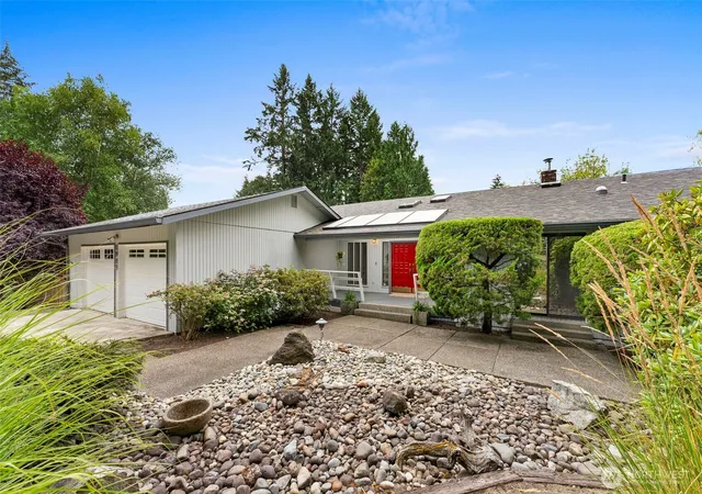 Photo 3 of Single family home for sale at 1517 Briarwood Ct NW, Olympia, WA 98502 | MLS# NWM2561832 | Listing updated on 2026-09-23