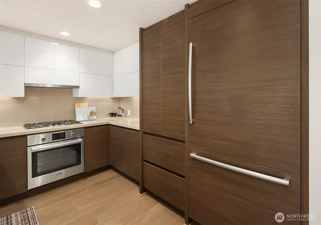 Photo 3 of Sale Pending at 583 Battery St #516N, Seattle, WA 98121 | MLS# NWM2561877 | Listing updated on 2026-09-30