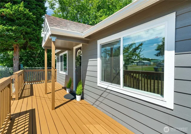 Photo 3 of Single family home for sale at 508 E Pacific Ave, Westport, WA 98595 | MLS# NWM2561900 | Listing updated on 2026-09-23