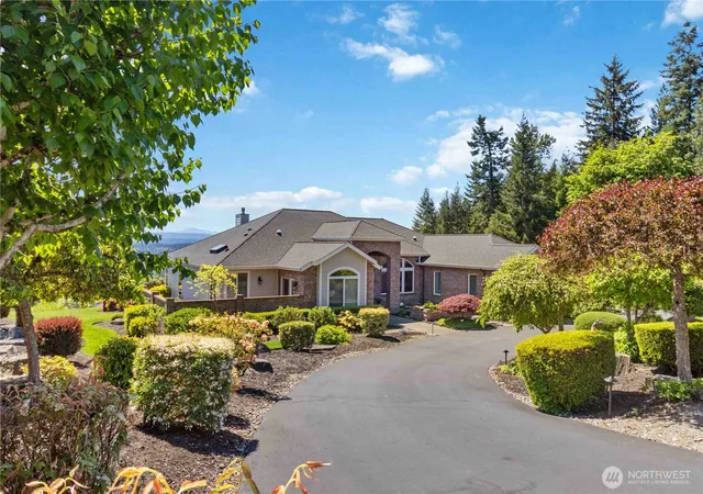 Photo 2 of Single family home for sale at 193 Alderwood Dr, Chehalis, WA 98532 | MLS# NWM2561977 | Listing updated on 2026-09-23