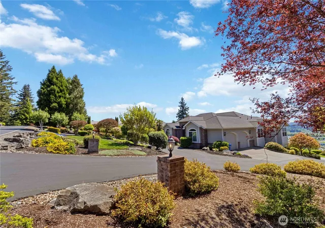 Photo 3 of Single family home for sale at 193 Alderwood Dr, Chehalis, WA 98532 | MLS# NWM2561977 | Listing updated on 2026-09-23