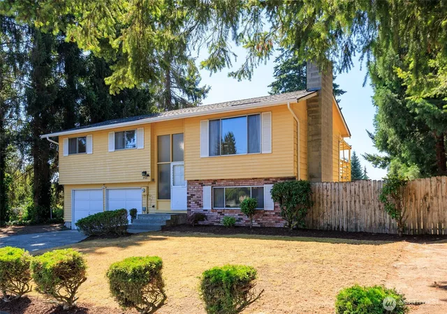 Photo 1 of Sale Pending at 8926 Emerson Pl, Everett, WA 98208 | MLS# NWM2561981 | Listing updated on 2026-09-26