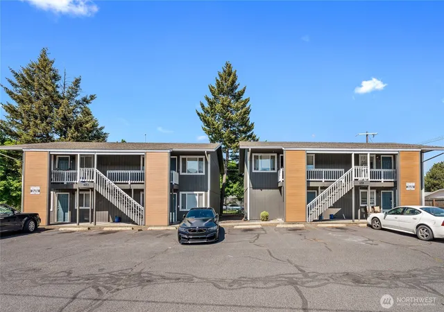 Photo 2 of Multi family home for sale at 3123 E Carlisle Ave, Spokane, WA 99207 | MLS# NWM2562067 | Listing updated on 2026-09-23