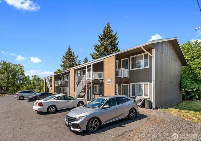Photo 3 of Multi family home for sale at 3123 E Carlisle Ave, Spokane, WA 99207 | MLS# NWM2562067 | Listing updated on 2026-09-23