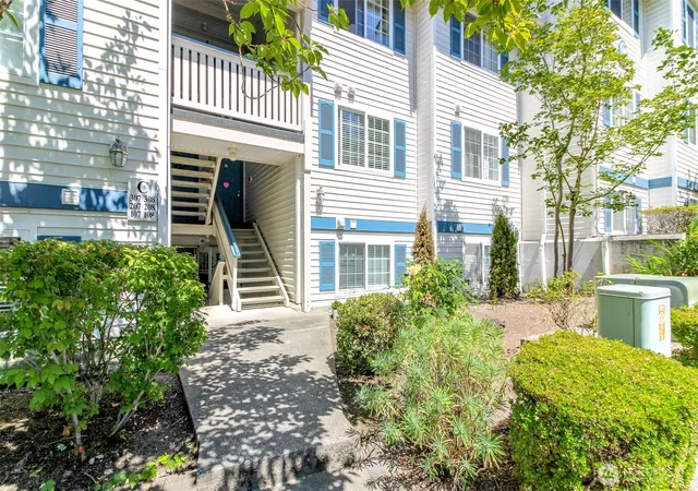 Photo 2 of Condo for sale at 949 Aberdeen Ave Ne #C107, Renton, WA 98056 | MLS# NWM2562090 | Listing updated on 2026-09-25