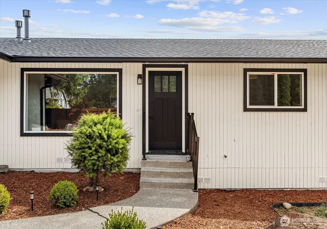 Photo 3 of Sale Pending at 20411 Church Lake Rd E, Bonney Lake, WA 98391 | MLS# NWM2562118 | Listing updated on 2026-09-21