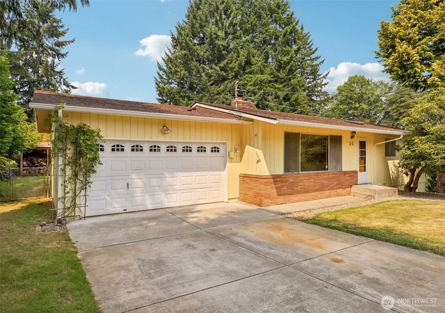 Photo 3 of Single family home for sale at 31 Cedar Gates Rd, Longview, WA 98632 | MLS# NWM2562314 | Listing updated on 2026-09-27