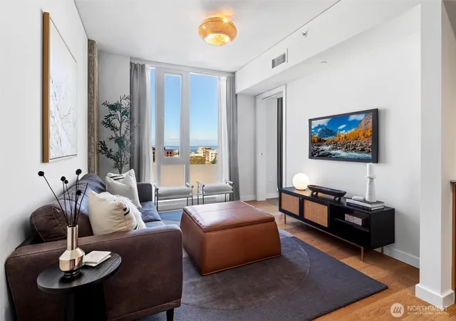 Photo 3 of Condo for sale at 450 S Main St #811, Seattle, WA 98104 | MLS# NWM2562383 | Listing updated on 2026-09-23